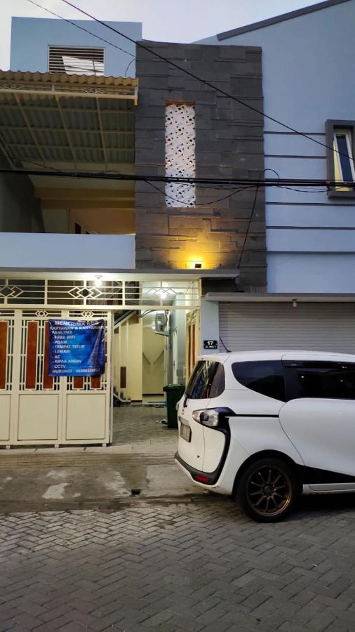 Oyo 91209 Arjuna Residence Syariah Sby Сурабая Экстерьер фото